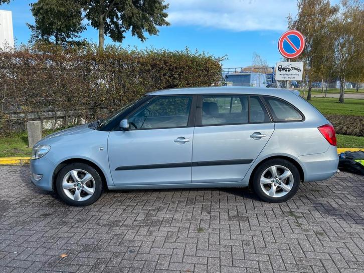 Skoda Fabia 1.2 TDI 55KW Combi 2010 Blauw, Auto's, Skoda, Particulier, Diesel, A, Stationwagon, Handgeschakeld, Origineel Nederlands