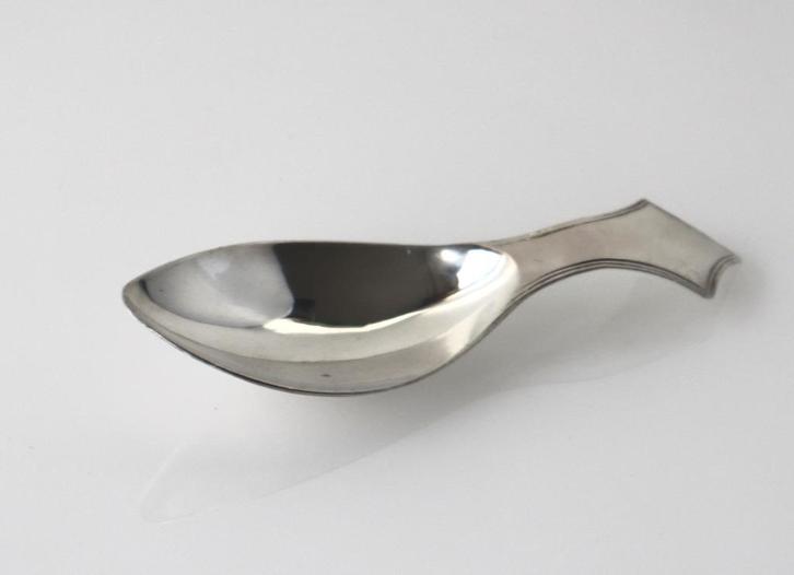 Antiek Hollands zilveren theeduimpje, 1843, Antiek en Kunst, Antiek | Goud en Zilver, Zilver, Ophalen of Verzenden