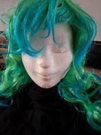 Lange Groen Blauwe Pruik - Cosplay of Feest, Ophalen of Verzenden, Zo goed als nieuw, Carnaval