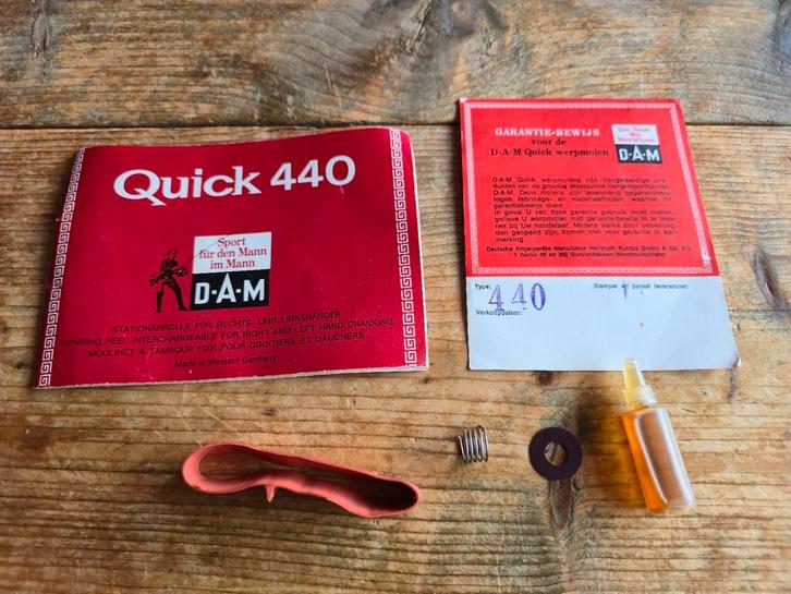 DAM quick 440 parts en boekjes, Watersport en Boten, Hengelsport | Algemeen, Nieuw, Molen, Ophalen of Verzenden