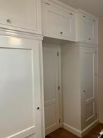 Large modular built in wooden cabinets, Ophalen, Zo goed als nieuw