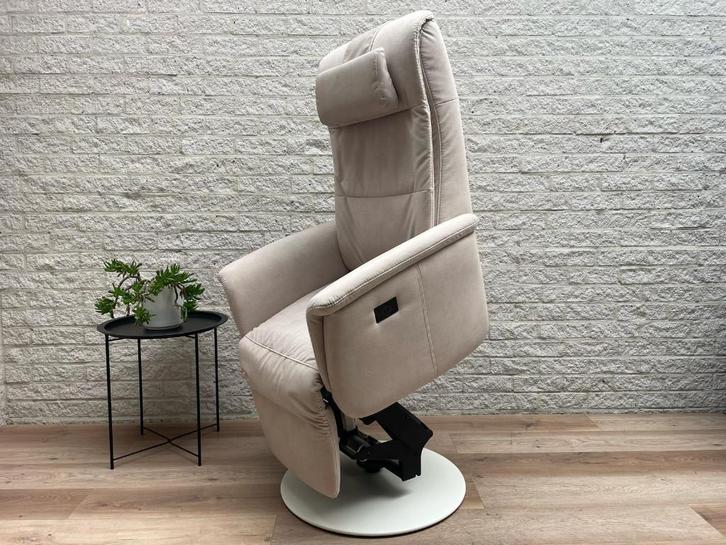 Prominent S-100 Large sta op stoel relax fauteuil ACCU stoel, Huis en Inrichting, Fauteuils, Zo goed als nieuw, Stof, 50 tot 75 cm
