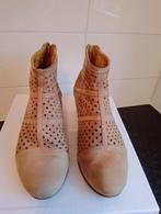 Luxe enkellaarzen van Poccopozzo Italy, 39 kamel pastel, Verzenden, Beige, Lage of Enkellaarzen, Gedragen