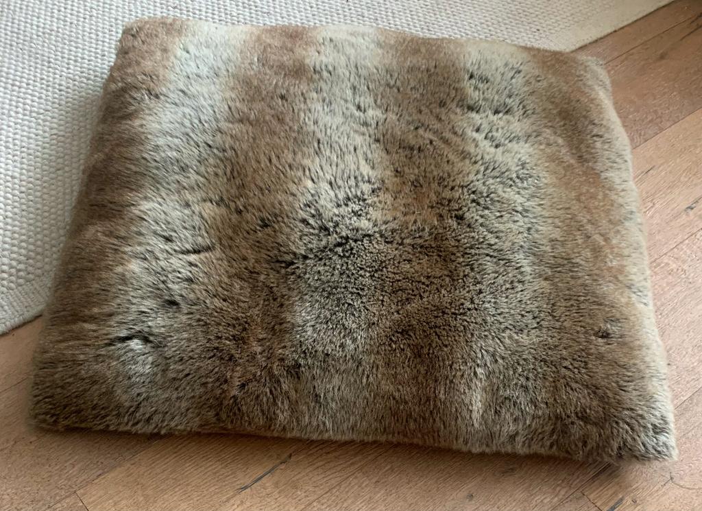 Groot zacht kussen XL, Huis en Inrichting, Woonaccessoires | Kussens, Ophalen of Verzenden, Zo goed als nieuw, Bruin, Vierkant