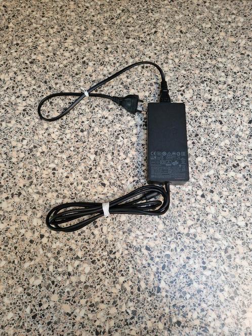 Microsoft Surface Dock voedingsadapter 15V 6.0A 90W (1749), Computers en Software, Dockingstations, Gebruikt, Docking station