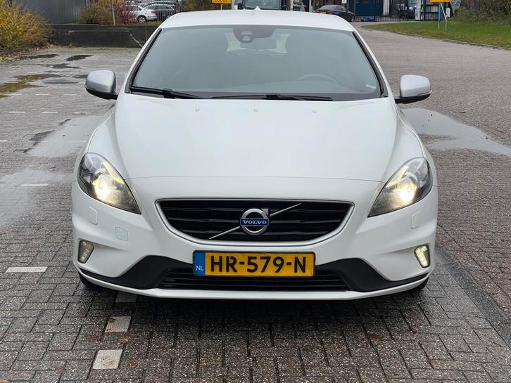 Volvo V40 2.0 D2 120PK 2015 Wit R design, Auto's, Volvo, Bedrijf, V40, Diesel, A, Hatchback, Handgeschakeld, Origineel Nederlands