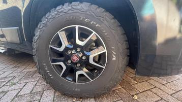 Velgen incl. terreinbanden voor o.a. Fiat Ducato (light) beschikbaar voor biedingen