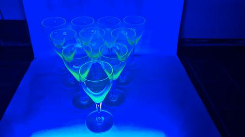 Uraniumglas wijnglazen 10 stuks, Antiek en Kunst, Antiek | Glas en Kristal, Ophalen