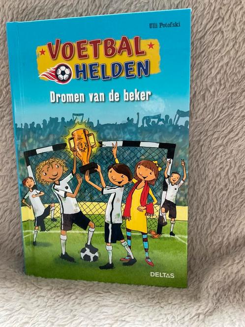 Boek Voetbalhelden Dromen van de beker, Boeken, Kinderboeken | Jeugd | onder 10 jaar, Zo goed als nieuw, Ophalen of Verzenden