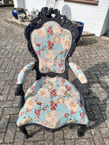 Mooie barok fauteuile geheel opnieuw gestoffeerd  beschikbaar voor biedingen