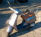 Vespa ET4-2v 50cc in topstaat! Tweekleurig (brom), Fietsen en Brommers, Snorfietsen en Snorscooters, Ophalen, Zo goed als nieuw