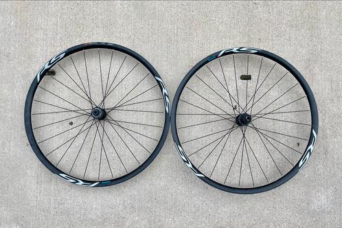 Shimano RS 170 Disc wielset racefiets, Fietsen en Brommers, Fietsonderdelen, Zo goed als nieuw, Racefiets, Wiel, Ophalen of Verzenden