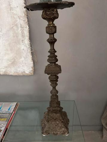 Unieke Antieke Zwaar Bronzen Kandelaar Marokko Shabby beschikbaar voor biedingen