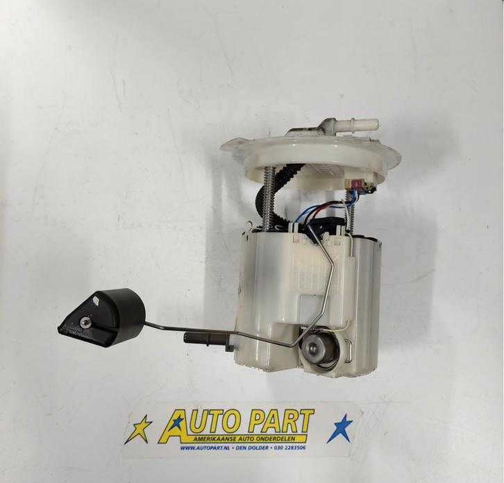 Chevrolet Camaro v8 benzinepomp 2010-2015, Auto-onderdelen, Brandstofsystemen, Amerikaanse onderdelen, Chevrolet, Gebruikt, Ophalen of Verzenden