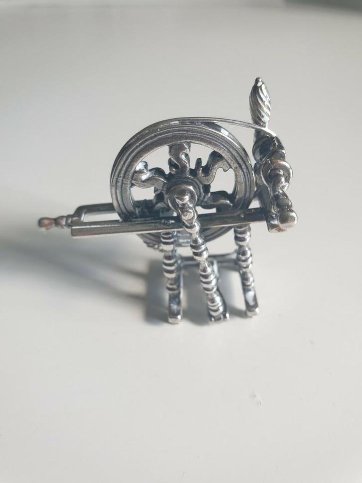 Zilveren miniatuur spinwiel verzamelen beeldje, Antiek en Kunst, Antiek | Goud en Zilver, Zilver, Ophalen of Verzenden
