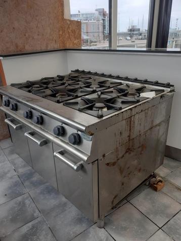 6 pits gasfornuis. Op aardgas voor professionele keuken beschikbaar voor biedingen