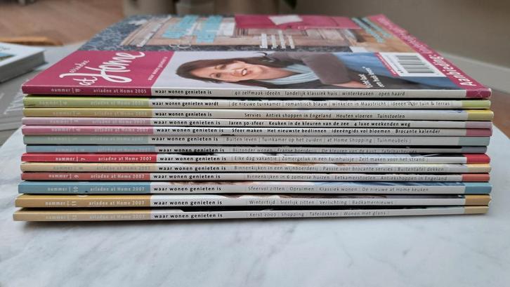 Collectie Ariadne at Home tijdschriften (2005, -6,, -7), Boeken, Tijdschriften en Kranten, Gelezen, Damesbladen, Ophalen of Verzenden