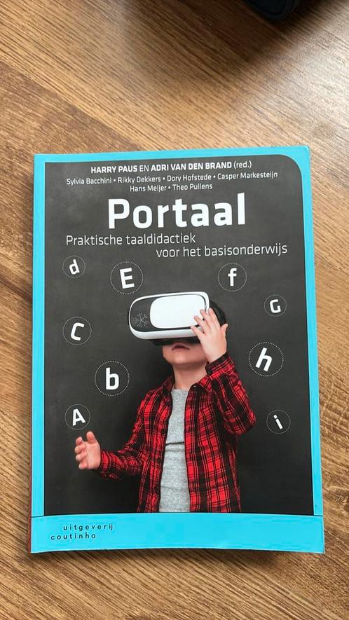 Adri van den Brand - Portaal, Boeken, Wetenschap, Zo goed als nieuw, Sociale wetenschap, Ophalen of Verzenden