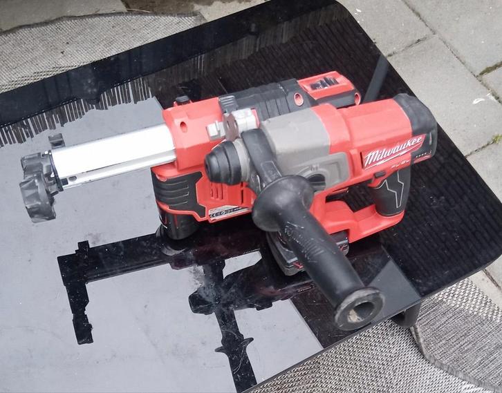 Milwaukee M12CH Klopboor met Afzuiging, Doe-het-zelf en Verbouw, Gereedschap | Boormachines, Ophalen of Verzenden