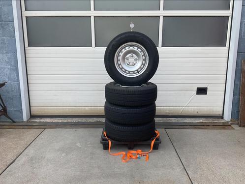 V.W. - Crafter.  M.A.N. - T.G.E.  Zomerset. 235 - 65 - 16., Auto-onderdelen, Banden en Velgen, Banden en Velgen, Zomerbanden, 16 inch