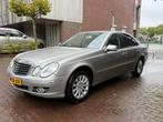 Mercedes-Benz E-Klasse 3.0 CDI E320 Sedan AUT 2006 Grijs, Auto's, Automaat, Zwart, 179 €/maand, 1650 kg