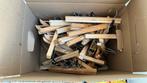 Doos vol broekhangers en kledinghangers, Ophalen, Zo goed als nieuw, Hout, Volwassenen