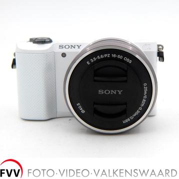 Sony A5000 + 16-50mm f/3.5-5.6 Wit beschikbaar voor biedingen