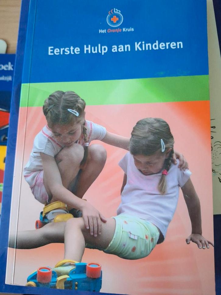 Eerste Hulp aan Kinderen - Oranje Kruis, Boeken, Advies, Hulp en Training, Zo goed als nieuw, Ophalen of Verzenden