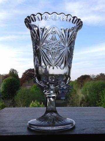 Vaas Persglas Art Deco Vintage beschikbaar voor biedingen
