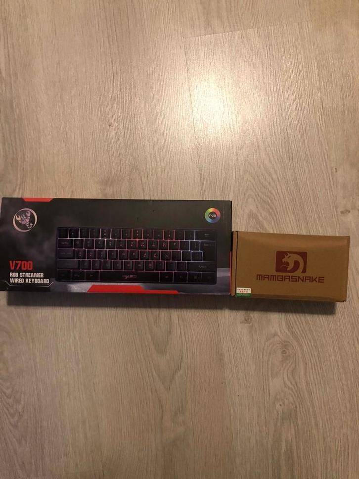 HXSJ V700 - Bedrade Gaming Toetsenbord + Mamba gaming bedraa, Computers en Software, Toetsenborden, Zo goed als nieuw, Qwerty