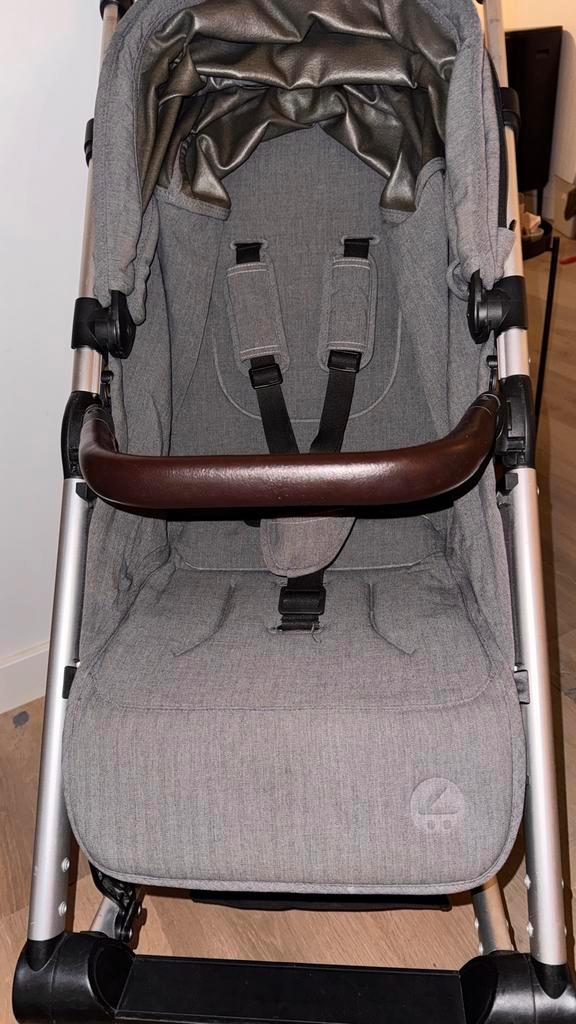 Mooie Mutsy kinderwagen/buggy, Kinderen en Baby's, Kinderwagens en Combinaties, Gebruikt, Kinderwagen, Mutsy, Verstelbare duwstang