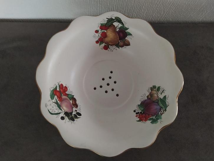 Vintage fruittest met onderbord Flora keramiek Gouda, Antiek en Kunst, Antiek | Keramiek en Aardewerk, Ophalen of Verzenden