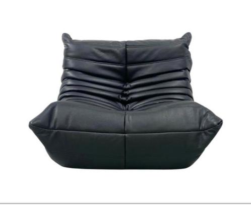 Black Togo chair attributed to Ducaroy for Ligne Roset., Huis en Inrichting, Fauteuils, Zo goed als nieuw, Leer, Ophalen of Verzenden
