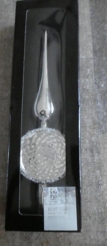 Prachtige zilveren piek van glas met deuk krater in doos. beschikbaar voor biedingen