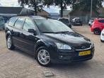 Ford Focus Wagon 2.0-16V Titanium AUTOMAAT SCHUIFDAK LEER AI, Auto's, 65 €/maand, Navigatiesysteem, Gebruikt, Blauw