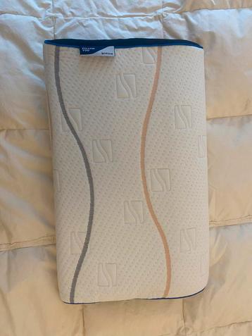 M Line Kussen Blauw - Gemiddelde Dikte beschikbaar voor biedingen