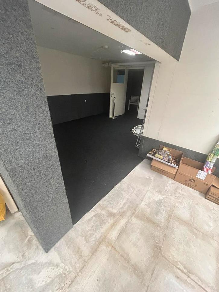 GROTE opslag/kelderruimte te huur, Huizen en Kamers, Garages en Parkeerplaatsen, Zuid-Holland