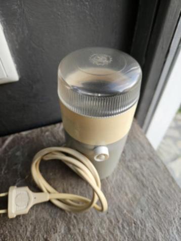Werkende vintage koffiemolen van H.Smith´s groningen.. beschikbaar voor biedingen