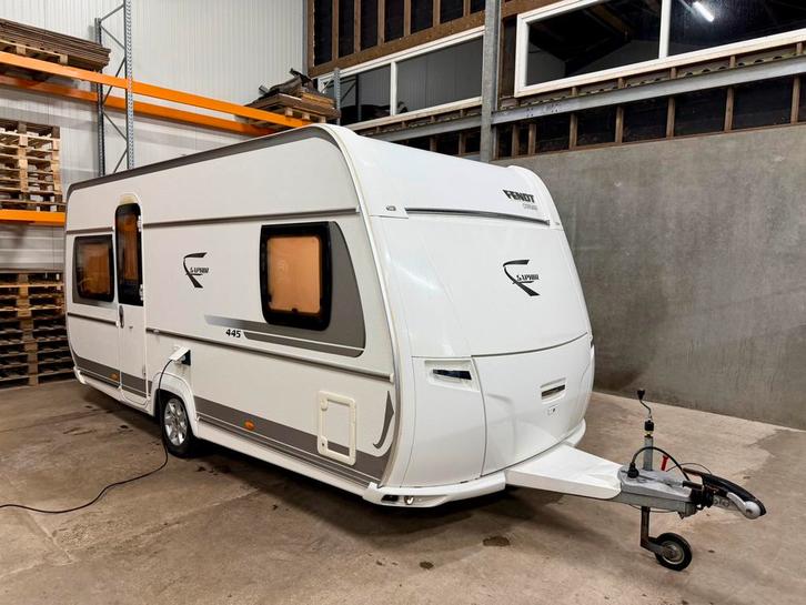 Fendt Saphir 445 TFB | Airco, Vloerverwarming, Tv, Fransbed, Caravans en Kamperen, Caravans, Bedrijf, tot en met 4, 1000 - 1250 kg