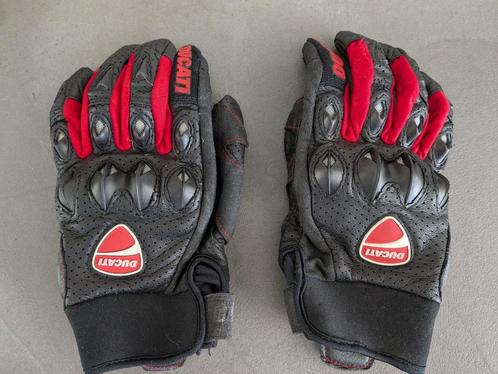 Ducati motorhandschoenen maat M – vallen klein, Motoren, Kleding | Motorkleding, Handschoenen, Dames, Heren, Tweedehands, Ophalen
