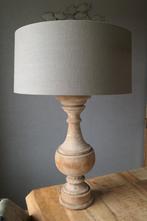 Grote baluster lamp, Huis en Inrichting, Ophalen, Zo goed als nieuw, Hout, 50 tot 75 cm