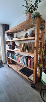 Industriële  boekenkast gemaakt oude kaasplanken, Huis en Inrichting, Kasten | Boekenkasten, Gebruikt, Ophalen of Verzenden