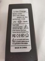 oplader voor een electrisch step, Fietsen en Brommers, Ophalen of Verzenden, Nieuw, Elektrische step (E-scooter)