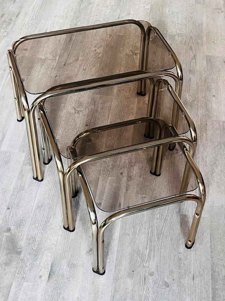 Vintage mimiset bijzettafels | buisframe |glazen bijzettafel, Huis en Inrichting, Tafels | Bijzettafels, Gebruikt, Rechthoekig