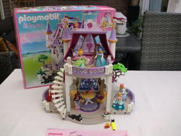 5474 Playmobil Prinsessenkasteel met 4 extra prinsessen beschikbaar voor biedingen
