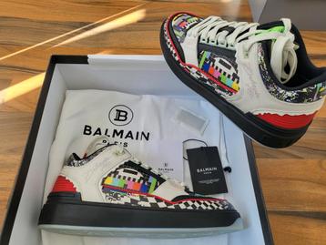 Balmain Paris X "Stranger Things" Netflix 42 zgan LV Gucci 1 beschikbaar voor biedingen