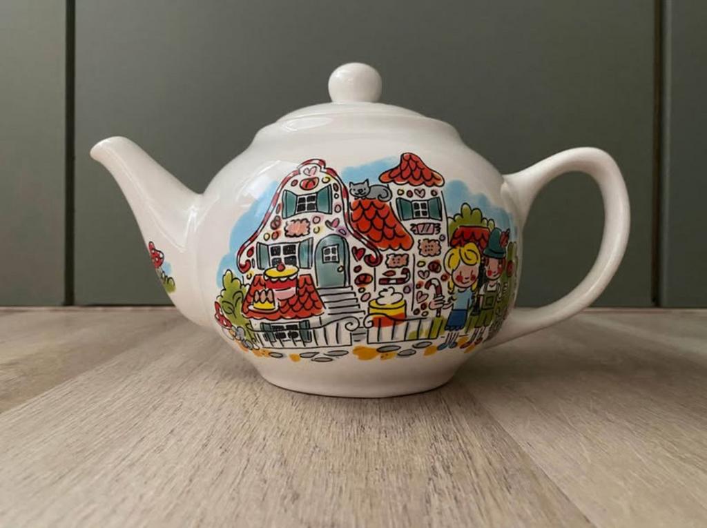Te koop Blond Amsterdam Efteling theepot, Ophalen of Verzenden, Aardewerk, Blond Amsterdam, Overige typen
