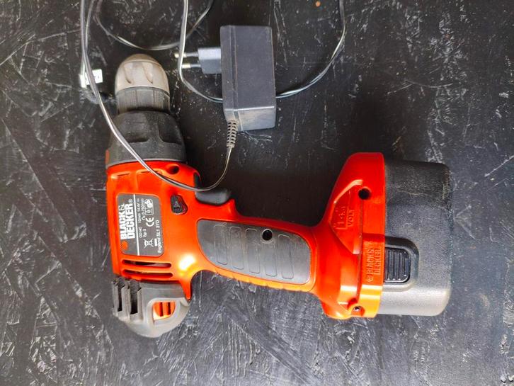 Black & Decker schrijfmachine met accu & oplader DEFECT, Doe-het-zelf en Verbouw, Gereedschap | Overige machines, Gebruikt, Ophalen of Verzenden