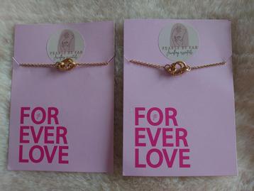 2 armbandjes For Ever Love Nieuw beschikbaar voor biedingen