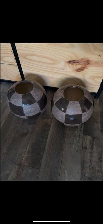 Set van 2 Decoratieve Vazen/bloempotten beschikbaar voor biedingen
